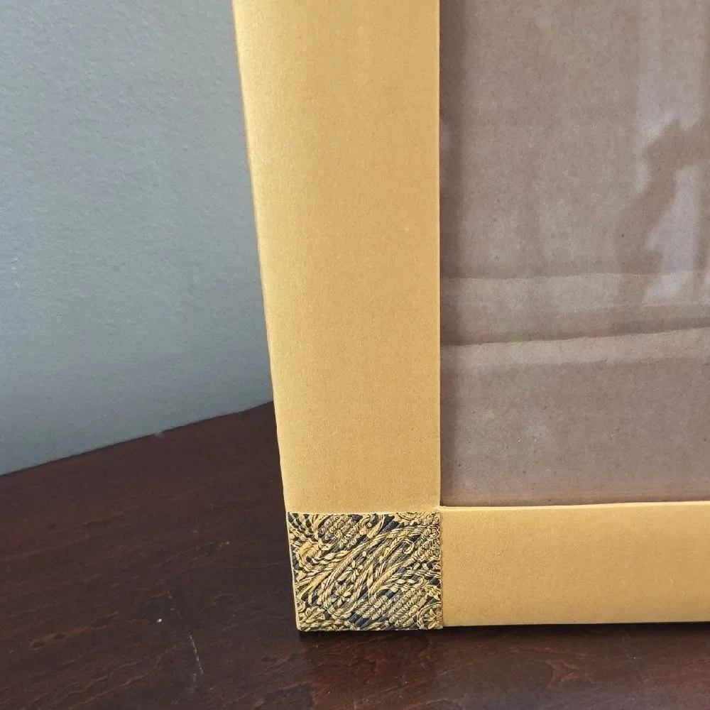 Elegant Gold Picture Frame